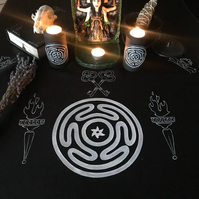 Hecate Maze Tablecloth Dark Pagan Witch Altar Cloth Mysterious Ritual Tarot Card Tablecloth
