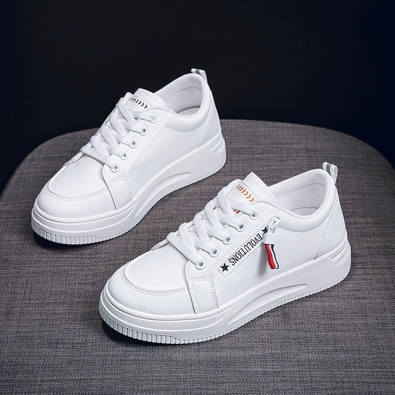 أحذية رياضية نسائية ربيعية جديدة متعددة الاستخدامات كاجوال عصرية ونعل سميك أحذية رياضية مريحة