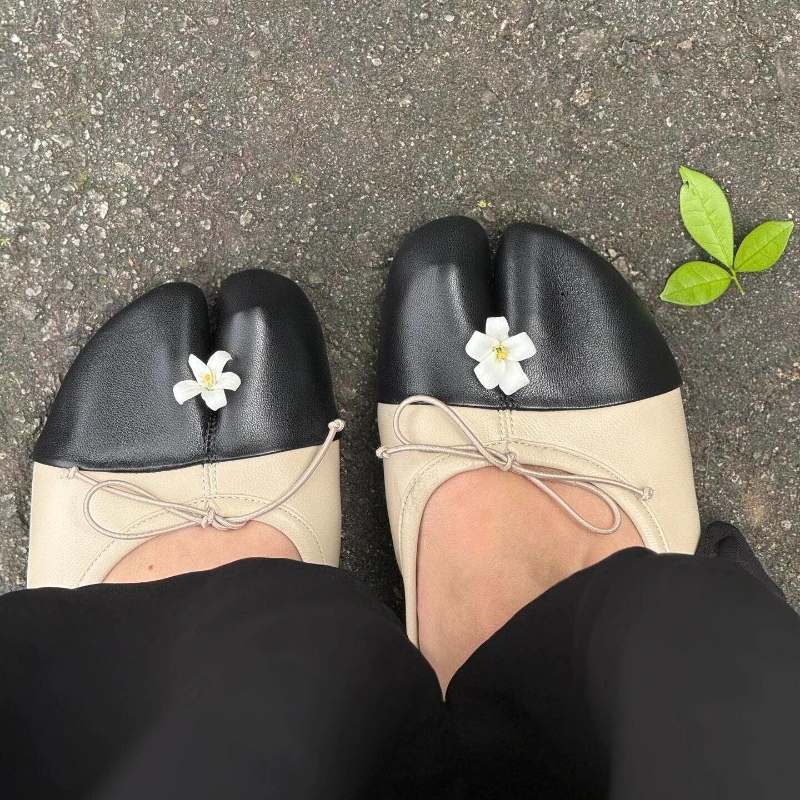 Womens Comfort Soft Leather Flat Single Shoes 2026 Spring Fresh Style Color Block Toe Separation Pig Hoof Knot Mary Janes