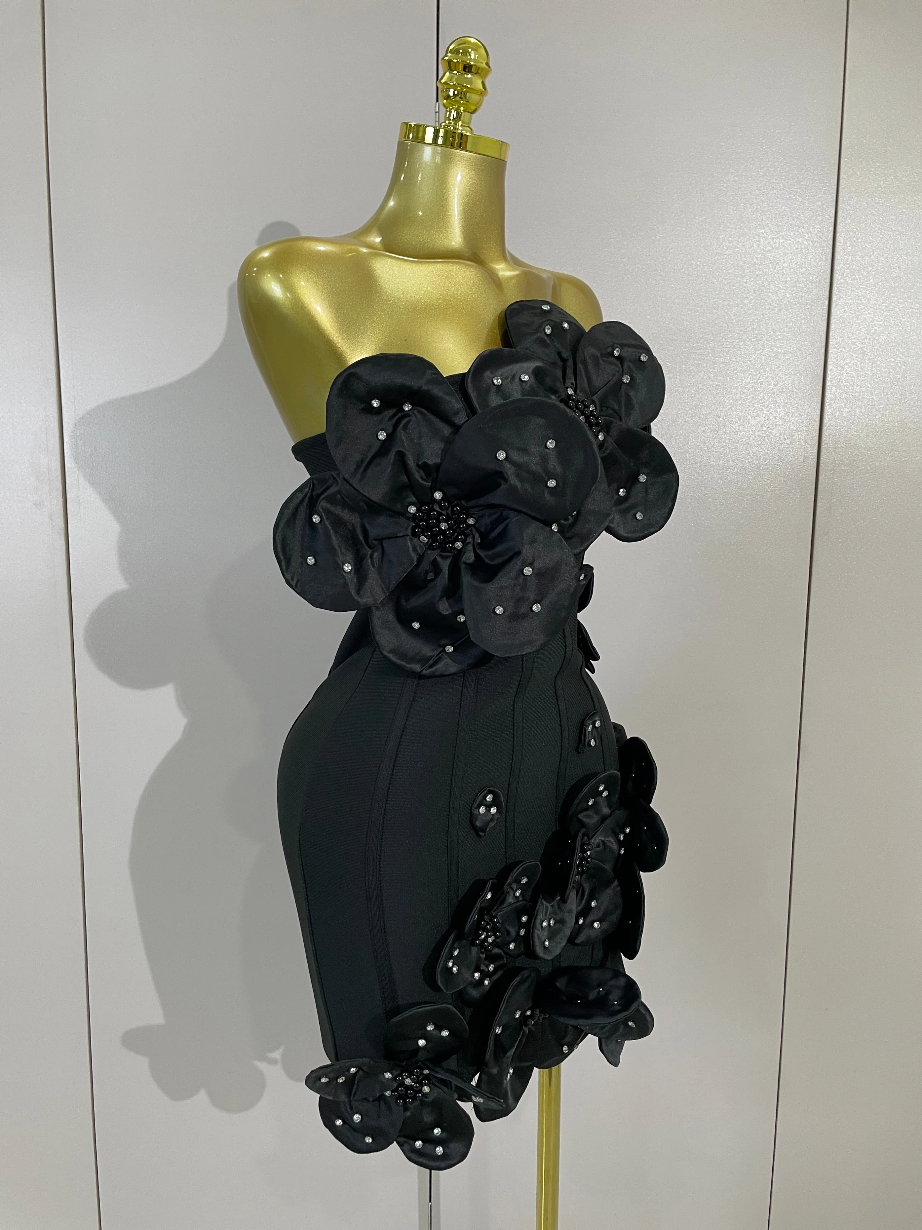 Women Elegant 3D Beaded Flower Strapless Mini Bodycon Bandage Dress Luxury Formal Party Prom Gown Birthday Wedding Guest Dresse view 4