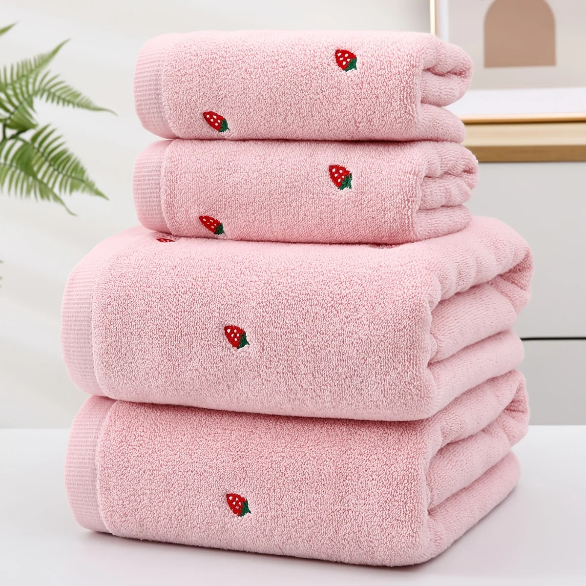 2-teiliges EverShine-Badetuch-Set aus Baumwolle mit bestickten Erdbeeren, besonders saugfähige gewebte Handtücher für Badezimmer, Spa, Schwimmen, Fitnessstudio