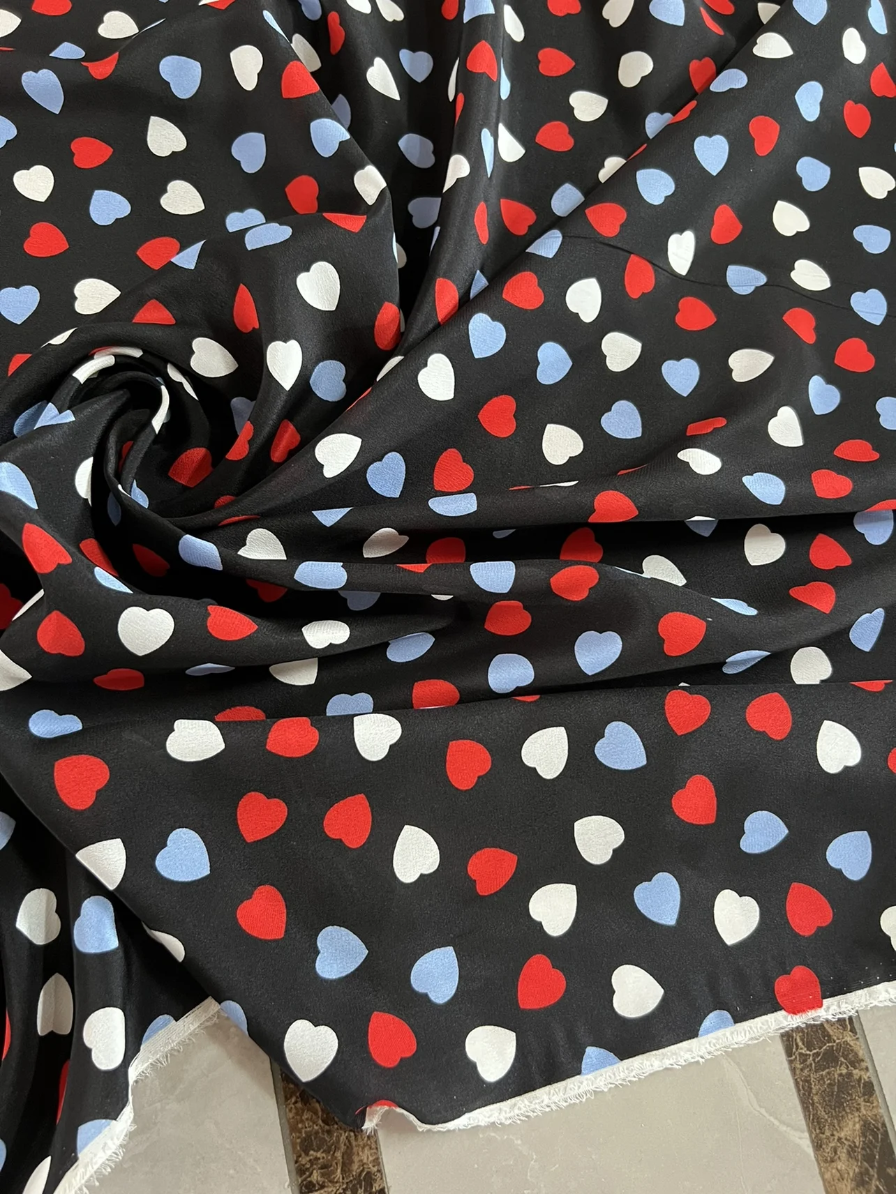 1 meter 100% Mulberry Silk 14 momme Crepe Silk Fabric Black Heart Printed 114cm 44