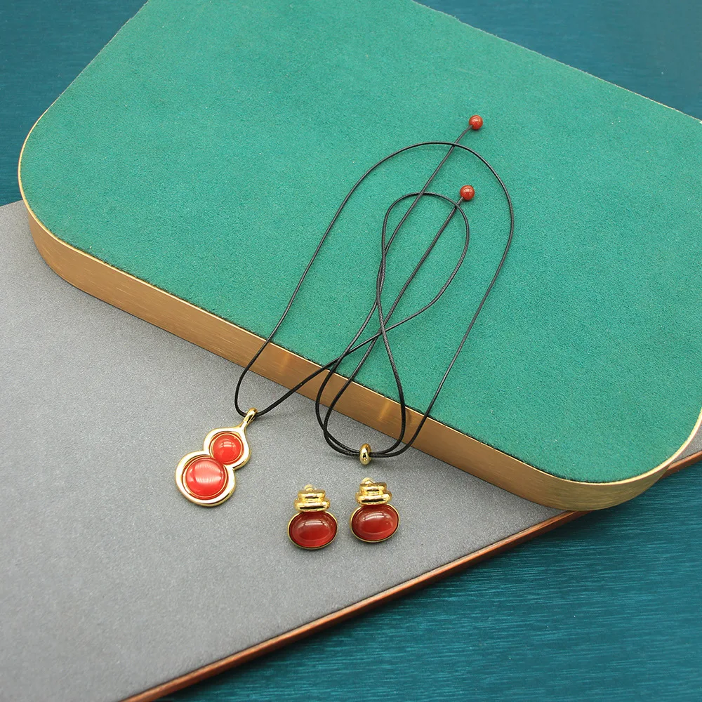 Natural Red Agate Gourd Necklace and Earring Set - Adjustable Necklace with Exquisite Stud Earrings view 2