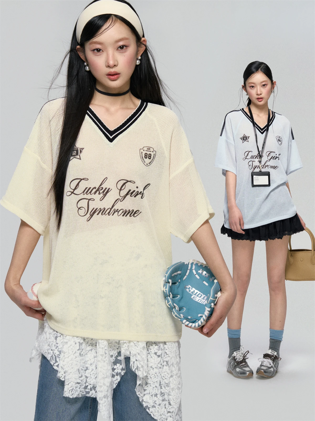 

AsGony American Sports Sle Blokette ort Sve T-irt Special Texture Color Blo Printed Casual Loose Fit Women's Top