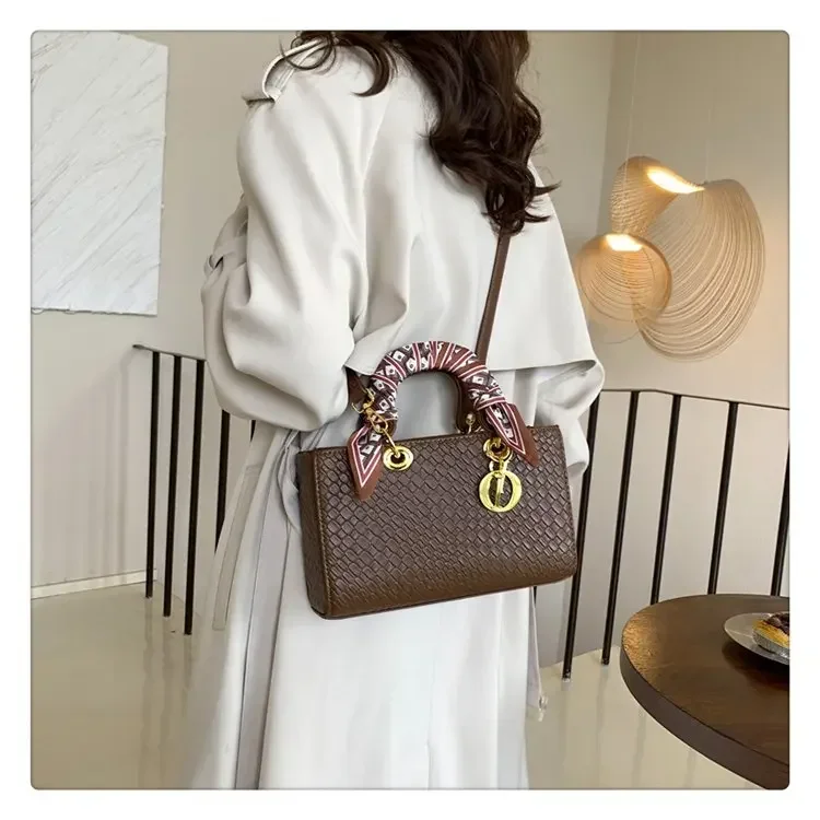 

‌2025 Retro Academic Crossbody,Full-Grain PU Leather Shoulder Bag,Women's Vintage-Inspired Purse for Library Visits & Commuting‌