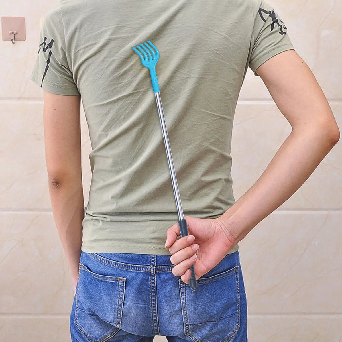 

2Pcs Metal Back Scratcher for Body Itch Relief Long Handle Scratch Tool Smooth Edge Design Comfortable Grip for Daily Use Ideal