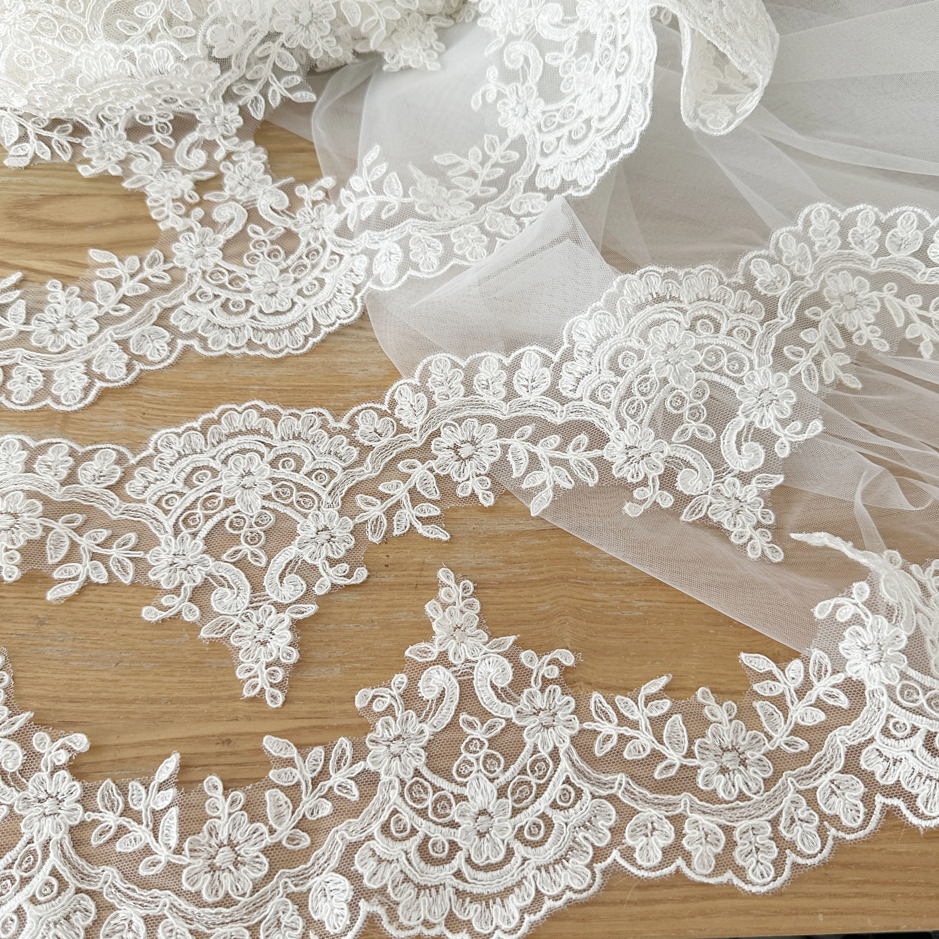 3 Yards Bridal Veil Alencon Lace Trim in Ivory , Eyelash Trim Straps for Wedding Sash, Headband Jewelry Costume Design