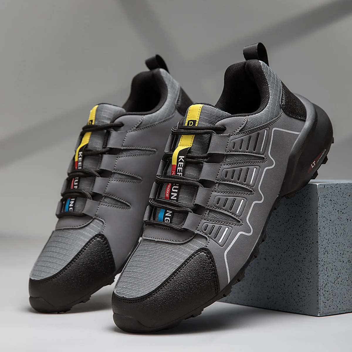

New Large Outdoor Mountaineering Shoes Men Spring and Autumn Mesh Breathable Sneaker Outdoor Travel Hiking Non slip Shoes