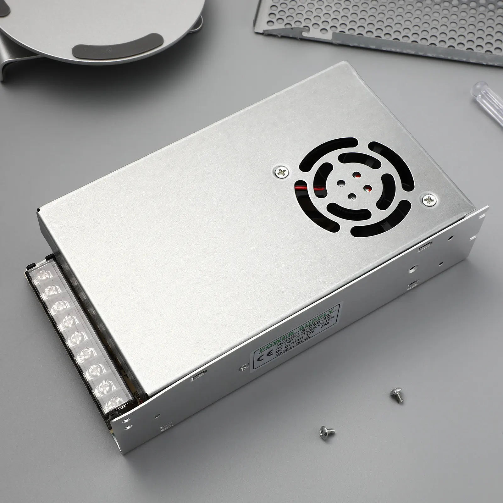 Switching Power Supply LED Driver Iron Material Regulated Power Adapter for LED Lights Security Monitoring Universal Switching