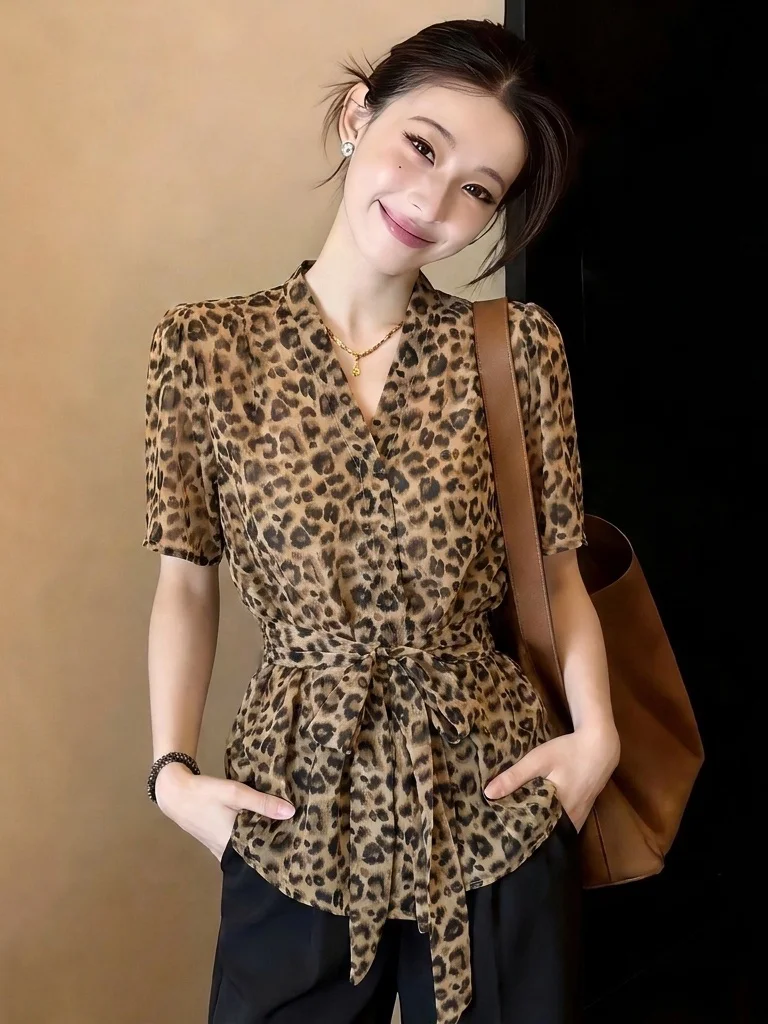 

Trendy plus Size Women's Leopard Print V-Neck Chiffon Shirt Belted Waist Slimming Top Korean Style Commute Fashion Summer 2026