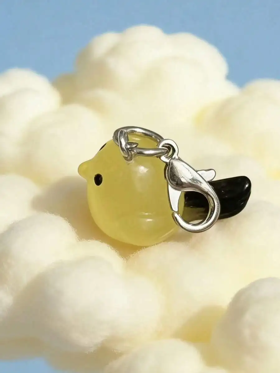 Glow-in-the-dark cartoon chick keychain set – luminous resin bird pendant with clasp, Y2K-style backpack charm, bag decoration,