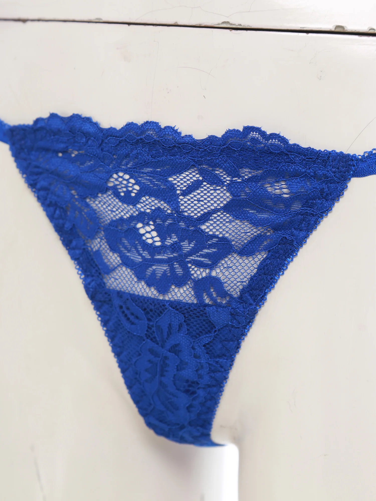 여성 란제리 레이스 브라 끈 팬티 세트, 젖꼭지 노출 브라와 G 스트링 레이스 끈 팬티, 에로틱하고 유혹적인 나이트 속옷