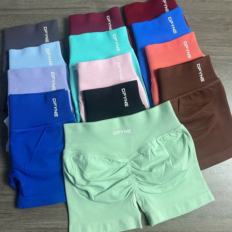 تأثير السراويل مع شعار 4.5 ''منخفضة الخصر سلس اليوغا السراويل Scrunch بوم الصالة الرياضية السراويل تجريب السائق قصيرة تمتد اللياقة البدنية قصيرة