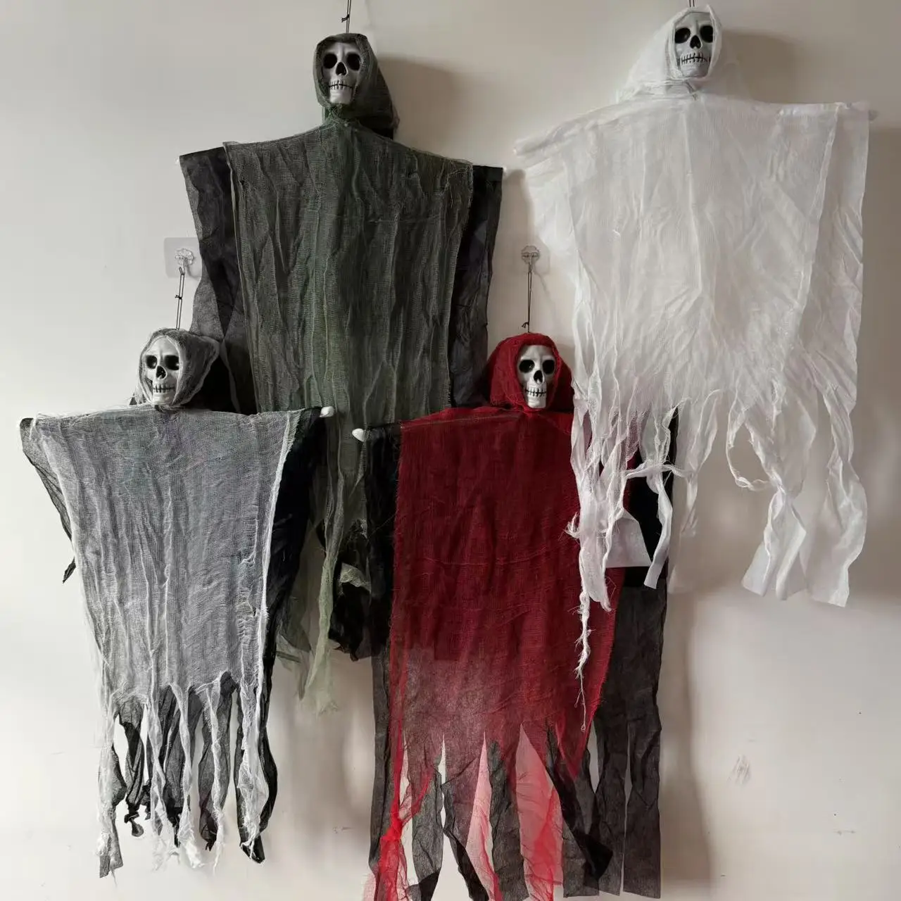 

Halloween Venue Decoration Props, Ghost Door Curtains, Terrifying Skulls, Ghost Dolls, Hanging Decorations, Pendants, Party
