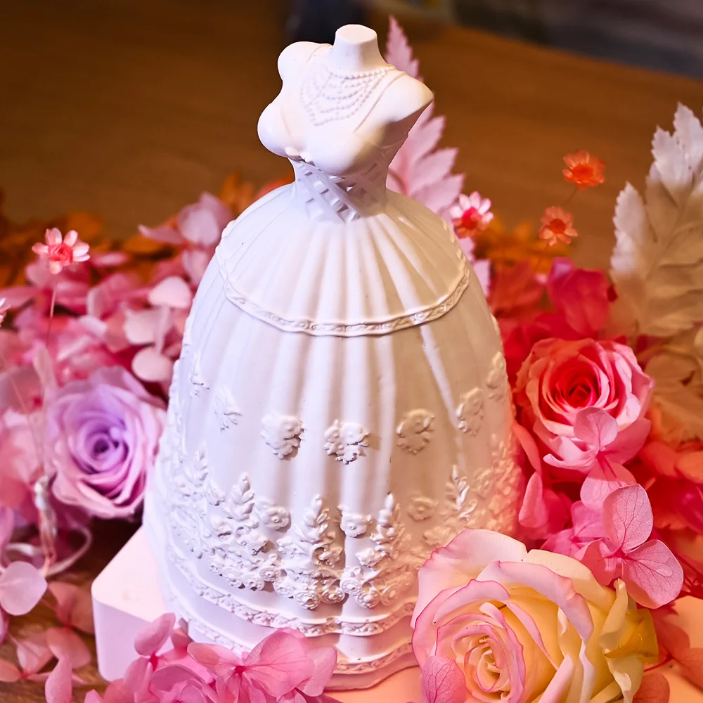 Romantic Wedding Dress Candle Mold DIY Princess Dress Candle Concrete Plaster Cement Ornaments Silicone Mould Wedding Home Decor