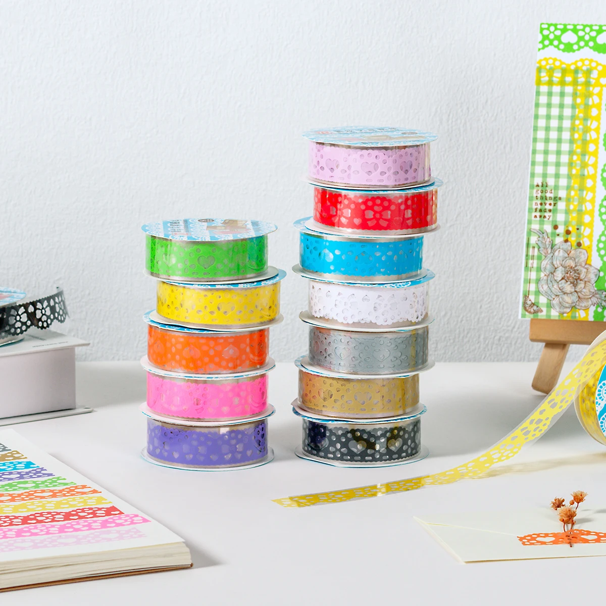 1 ロールのクリエイティブなレーススタイルの PET 防水素材テープ、DIY クリップブックやギフトボックスに適しており、ファッショナブルで美しいです。