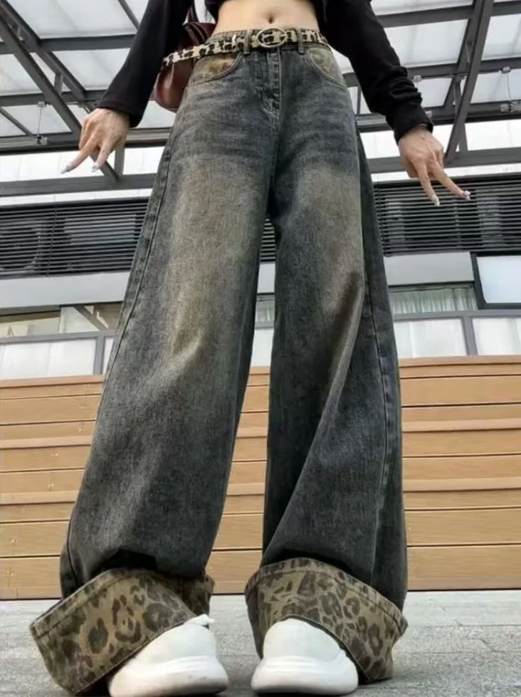 Jeans patchwork con design di nicchia con orlo arrotolato con stampa leopardata americana per le donne Nuovi pantaloni lunghi versatili a gamba larga Pantaloni a campana Moda