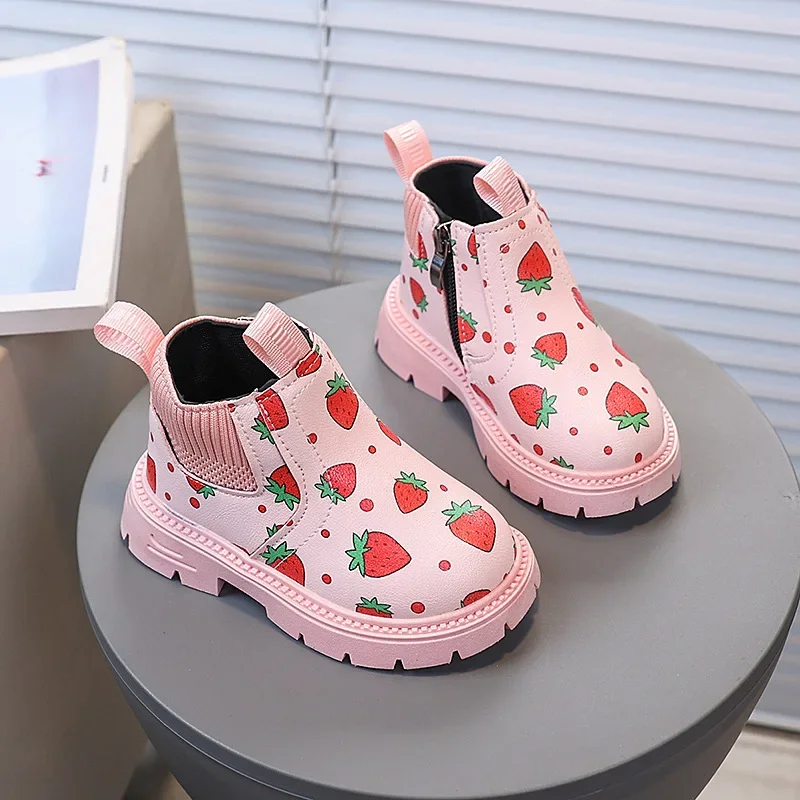 

2025 Autumn Winter New Children Fashion Boots Soft Bottom Girls Leather Boots Sweet Strawberry Kids Ankle Boots Non-slip Cute