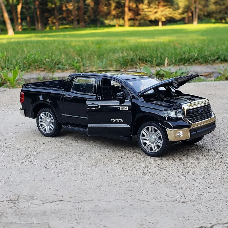 1:32 Toyota Tundra Picku Alloy Car Diecasts & Toy Vehicles Car Model Sound And Light Pull Back Car Toys For Kids Gifts