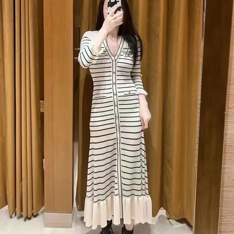 

2024 Spring Autumn Women Striped V Neck Single Breasted Three Quarter Ruffles Knitting Office Casual Party Holiday Dresses