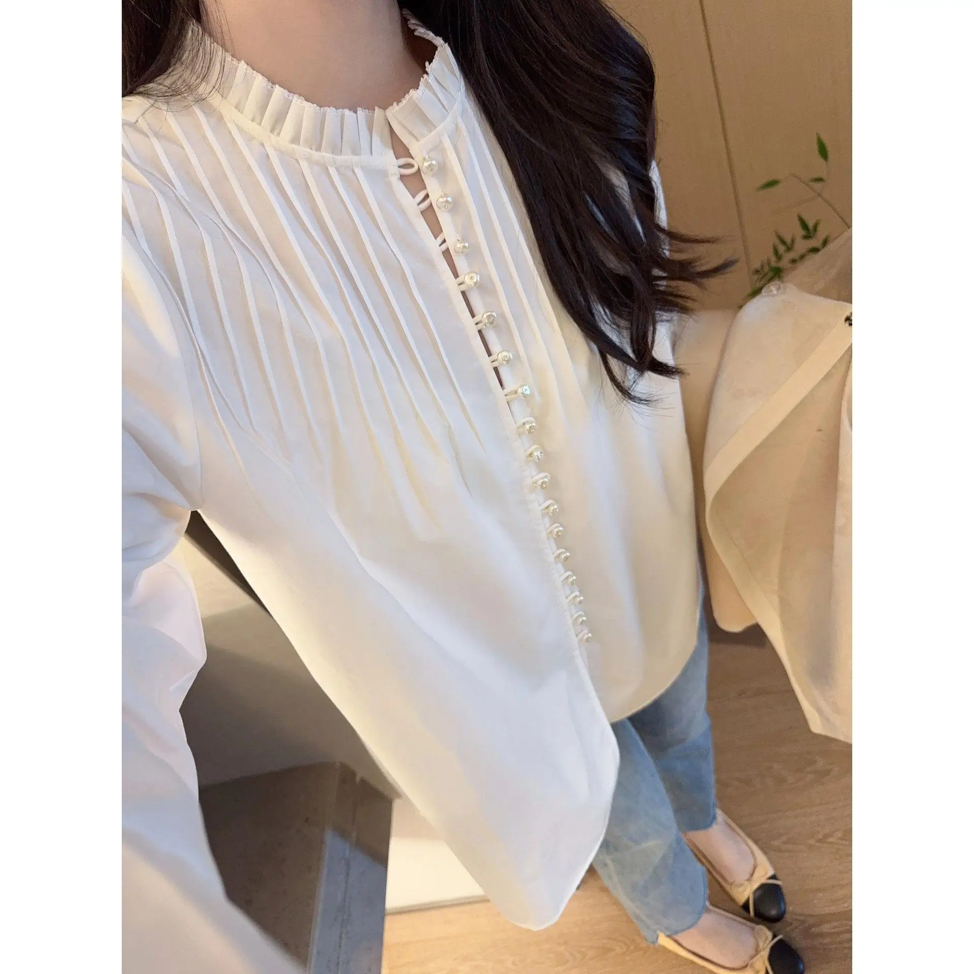 

Elegant Commute Pearl Button White Shirt Pressed Pleat Design Sensation High Quality Polyester Fiber Long Sleeve Women's Shirt