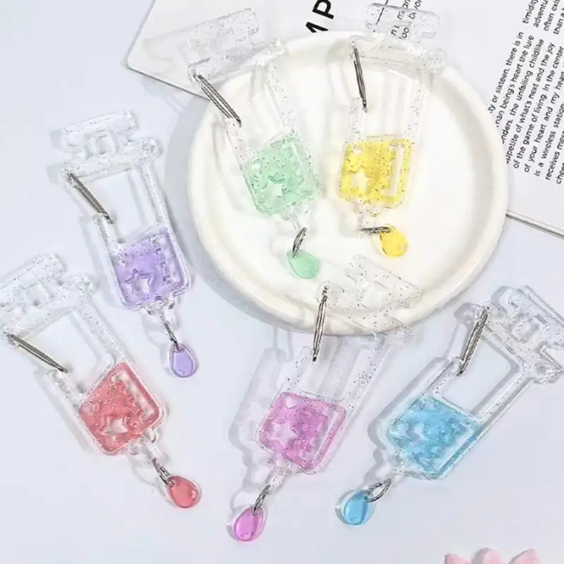 1 Stück Niedlicher Anime-Rucksackanhänger für Mädchen, Ästhetisches Kletterhaken-Zubehör, Krankenschwester-Nadel-Karabiner, Acryl-Taschenanhänger – Detail 6