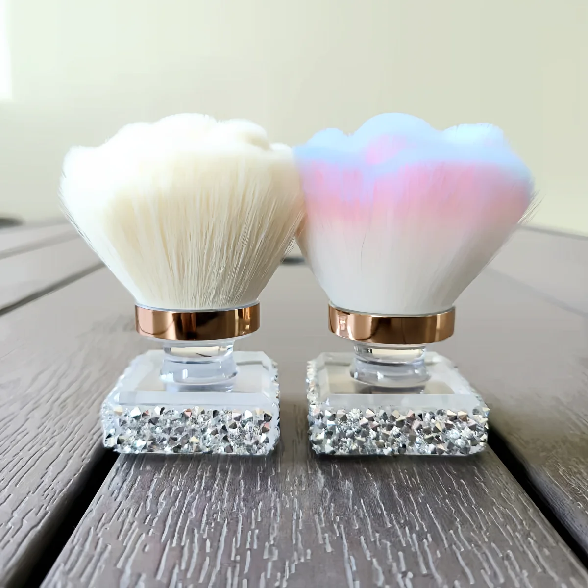 Luxurious Diamond Embedded Acrylic Nail Brush Soft Hair Cat Claw Design Advanced Nail Care Tool for Precision Manicure