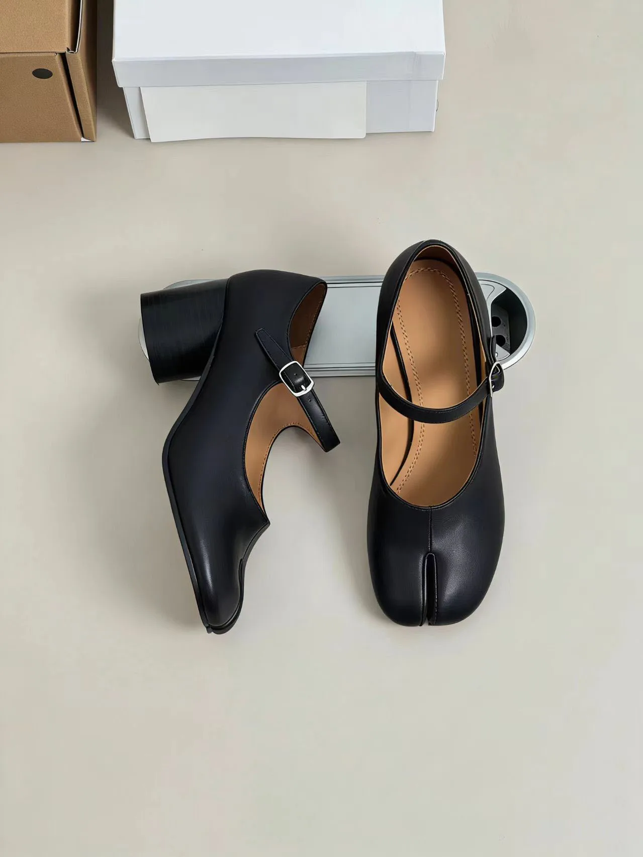 

Women's Tabi Mary-jane Pumps Split-toe Block Heel Shoes