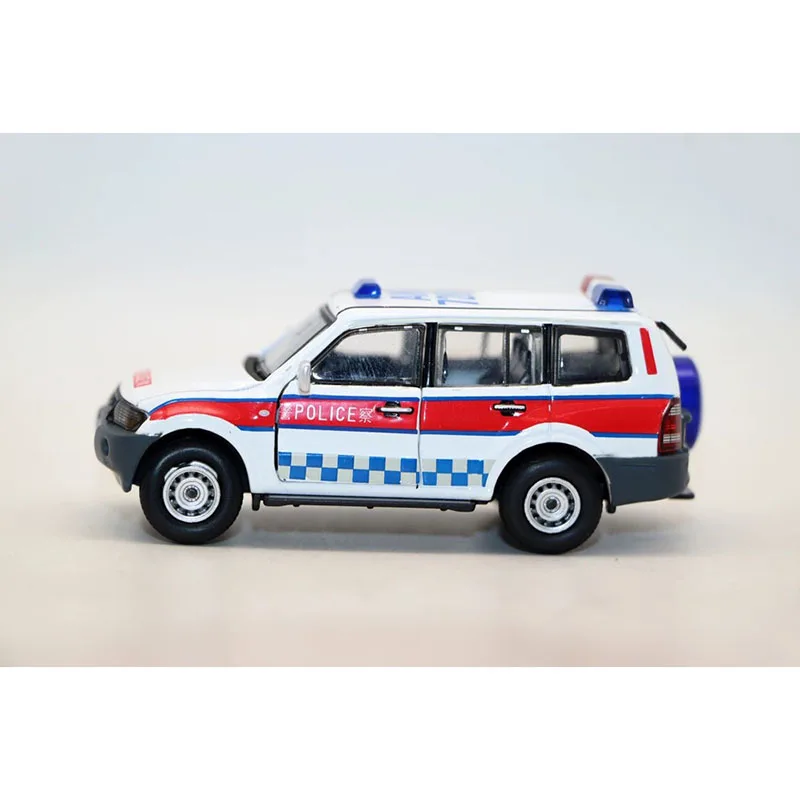 

Коллекционная модель автомобиля Mitsubishi Pajero 2003 года в масштабе 1:64, литая, статическая, для декора, праздничный сувенир, подарок