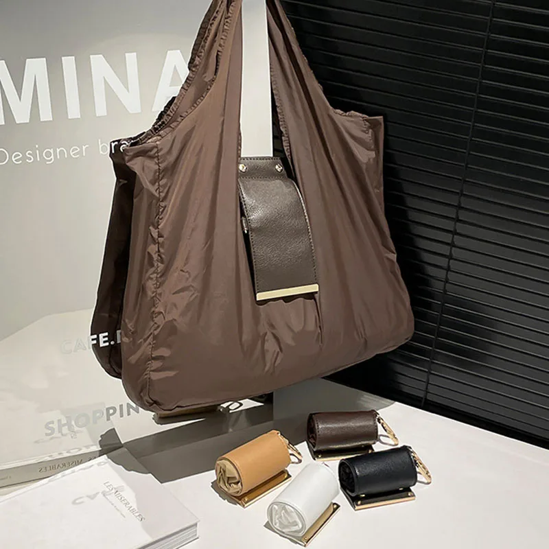 Large Capacity Eco-Friendly Foldable Shopping Bag Key Ring Outdoor Expandable Reusable Supermarket Bag Mini Keychain Tote Bag