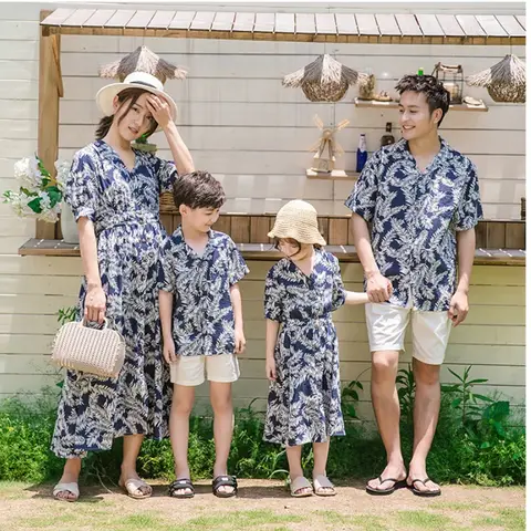 2025 Semesterlook Par Matchande Kläder Familj Pappa Strandskjortor Shorts Tvådelat Set Kläder Mor Dotter Resortklänning 10 best sales familjeklänning för mor far och son - №1