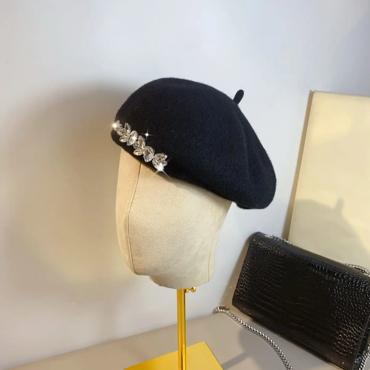 Boina de lana con diamantes de imitación para mujer, gorro de invierno brillante, gorra de lana versátil, sombreros de pintor francés