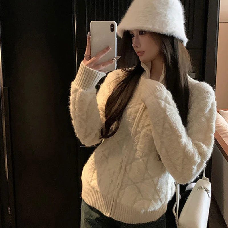 الكورية Argyle متماسكة سترة المرأة الأبيض كم طويل مطرزة معطف دافئ خريف شتاء فضفاض البريدي Harajuku Y2K سترة