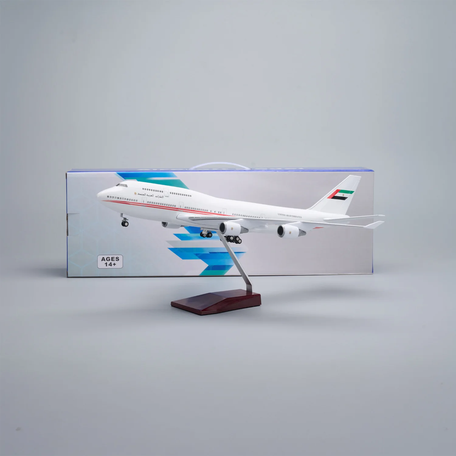 47cm Model plane Emirates Presidential B747 miniature airplane plastic model Kit With LED Base wheels Souvenir Hobby Collection