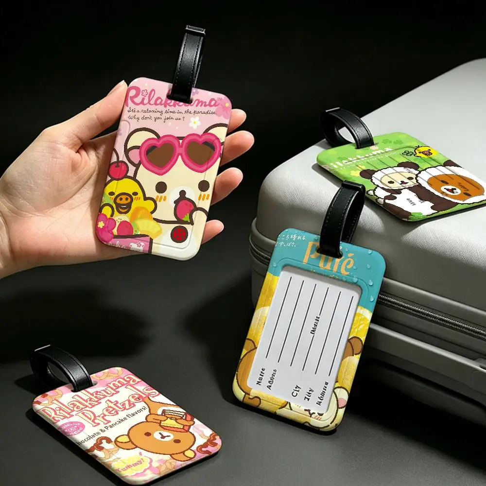 Niedlicher Cartoon R-Rilakkuma Film Leichter Anti-Verlust PVC-Gepäckanhänger mit abnehmbarer Informationskartenhülle Rucksack-Reisezubehör
