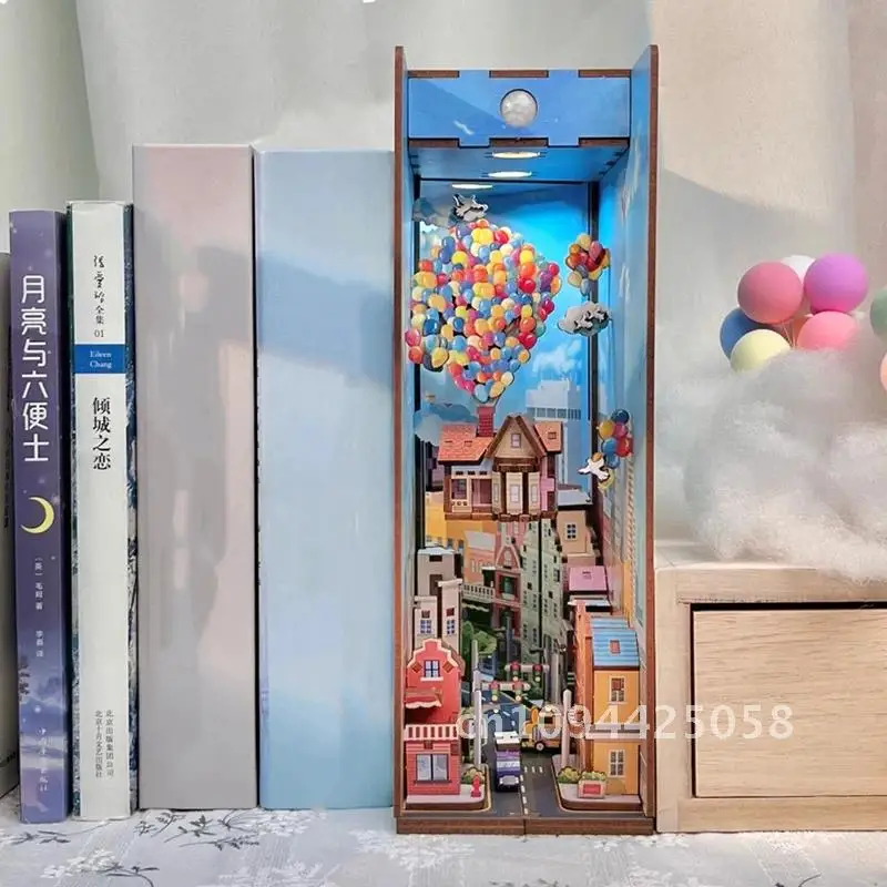 DIY Book Nook Shelf Insert Kits Wooden Miniature Building Kit Balloon Town Famous Movie Bookend Bookshelf Home Decoration Gifts