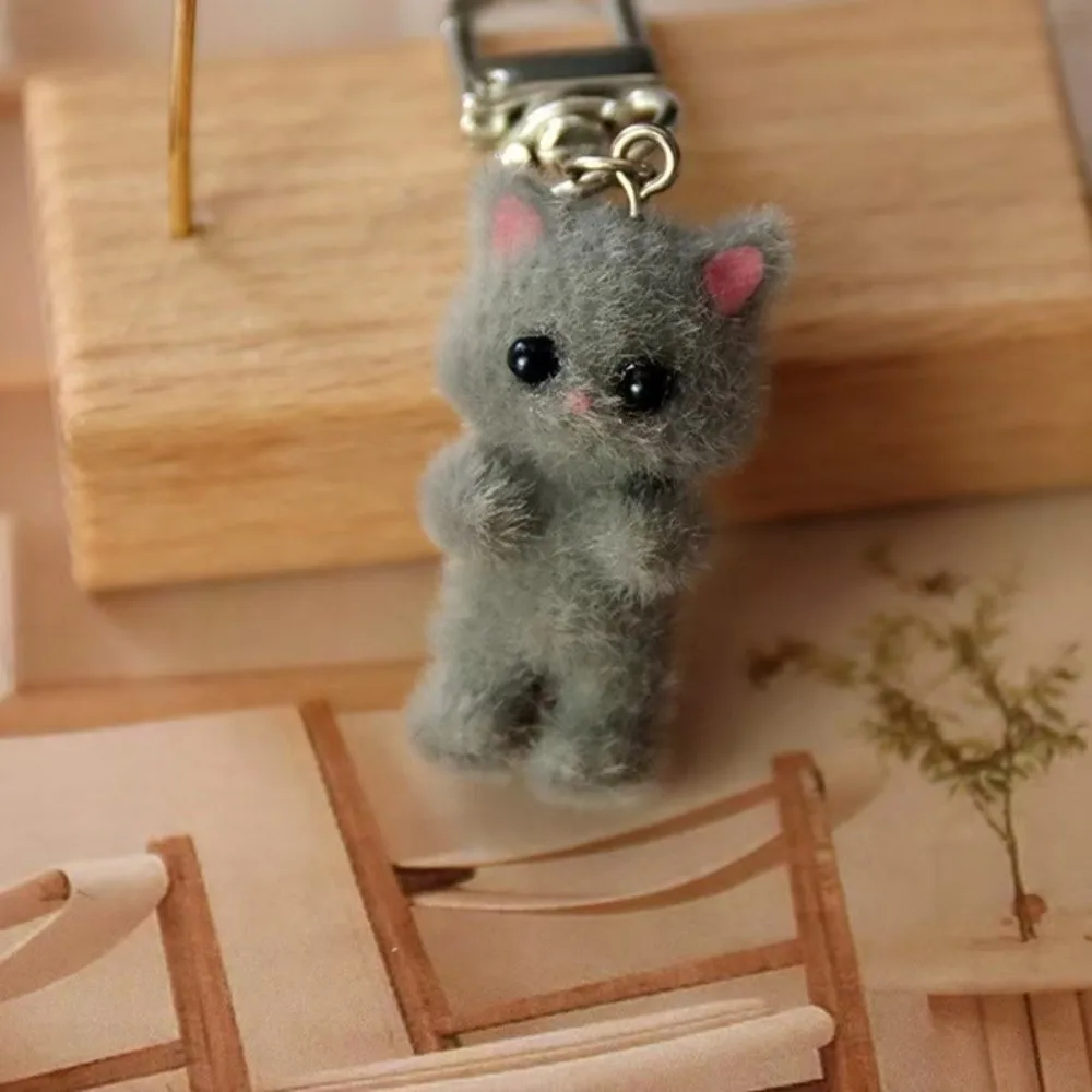 Personality Bag Hanging Cat Keychain Ornaments Creative Plush Cat Pendant Resin Mini Car Key Ring Key Decor