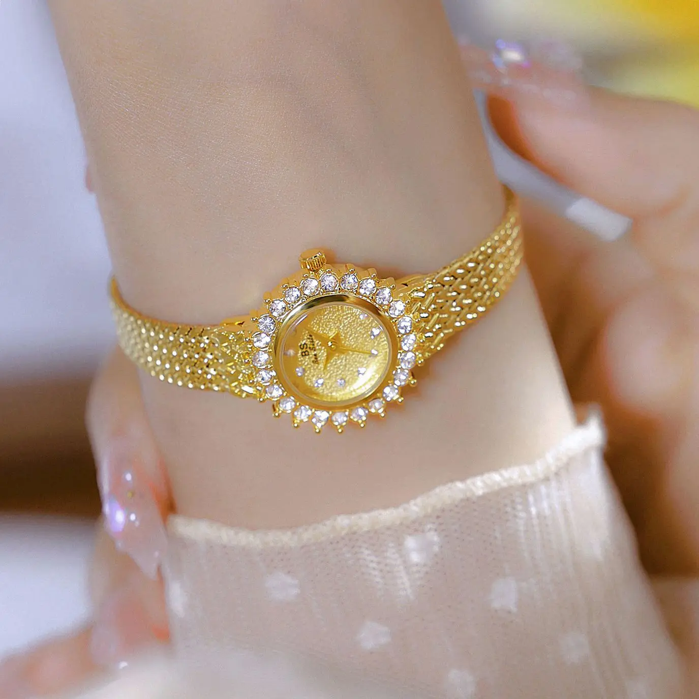 Vintage Japanese Style Sunflower Rhinestone Dial Luxury Rhinestone Steel Strip Quartz Women's Watch Elegant Watch Christmas Gift