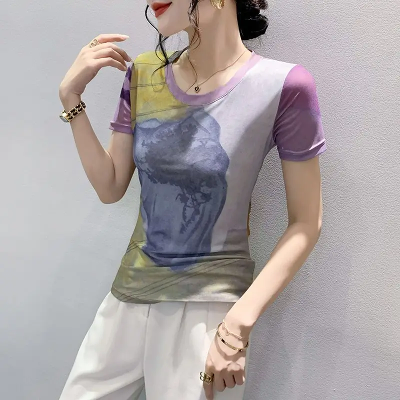 Nieuwe zomer slanke mesh positionering bloem modieus shirt met ronde hals en korte mouwen damesbasisshirt