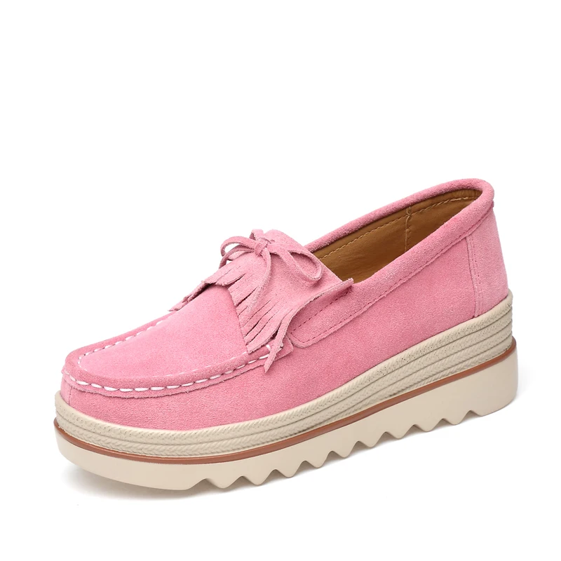 

New women's leather flat casual sports shoes are light, comfortable and fashionable for walking. Large-sized loafers