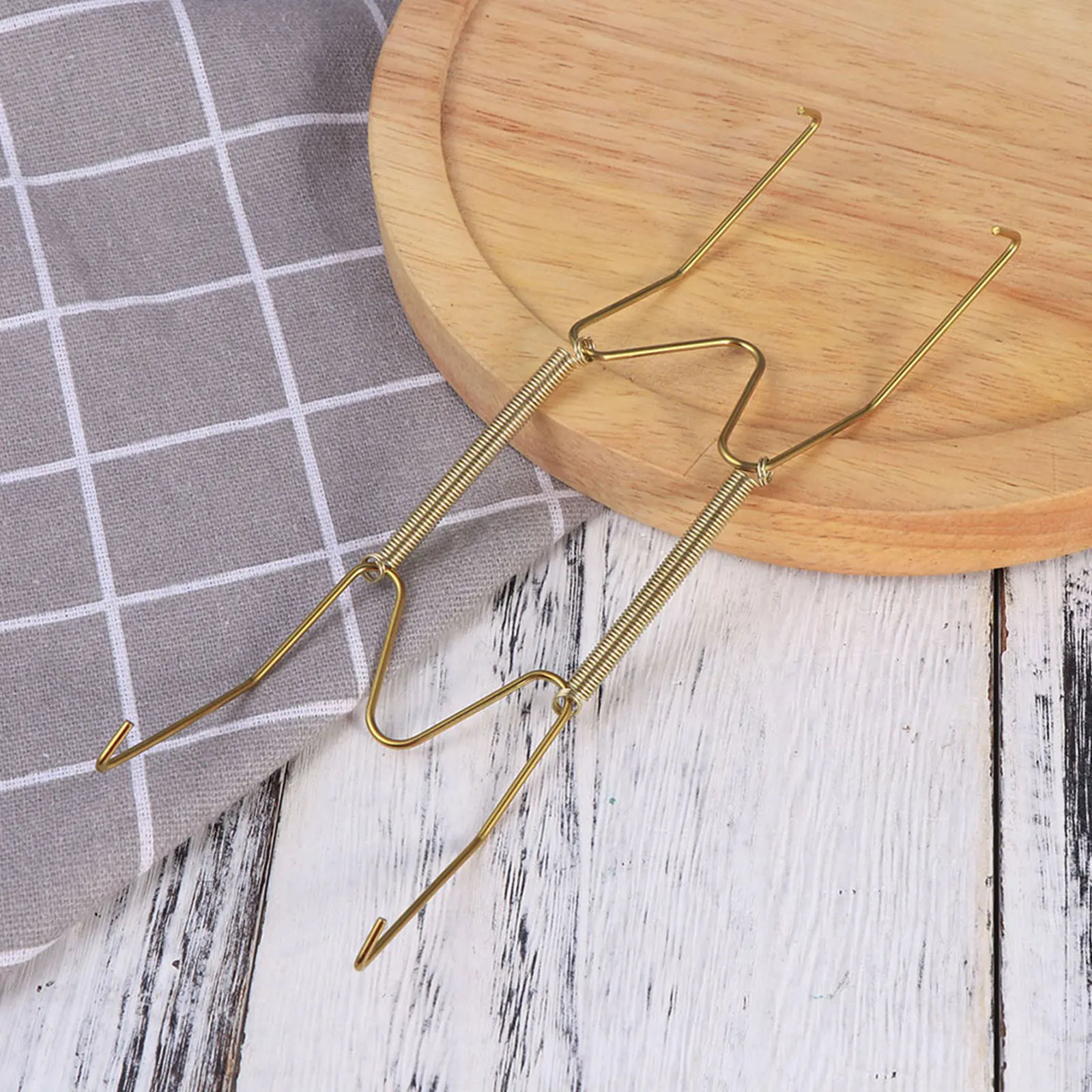 

8pcs Hooks Hanger For Plate Strong Loadbearing W Plate Holder Wall Shaped Decorative Wall Hangers Golden Color