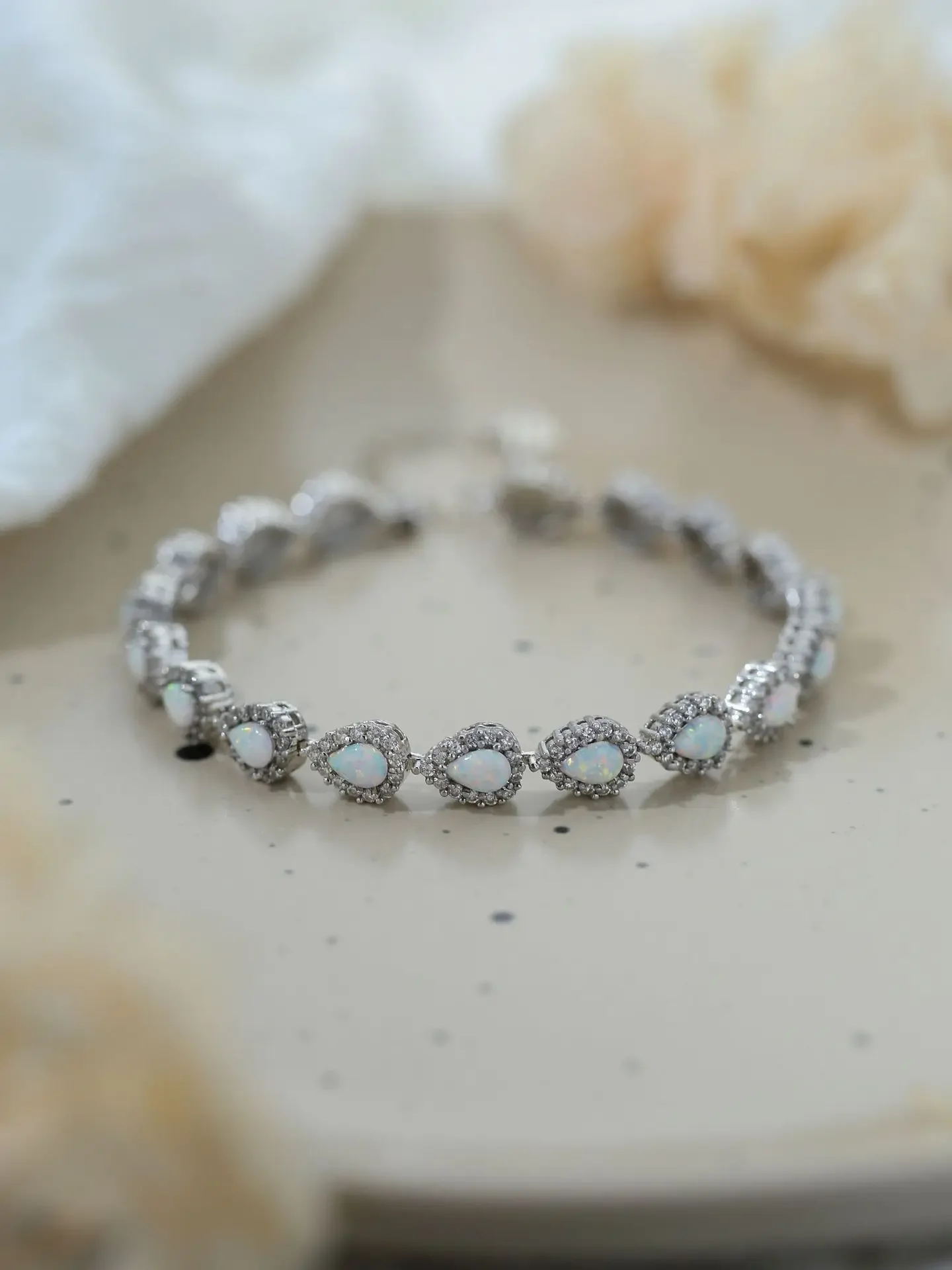 

Pure 925 Silver Droplet Bracelet with Shining Zircon and White Opal,Classic Sweet Style for Party or Dating Wear