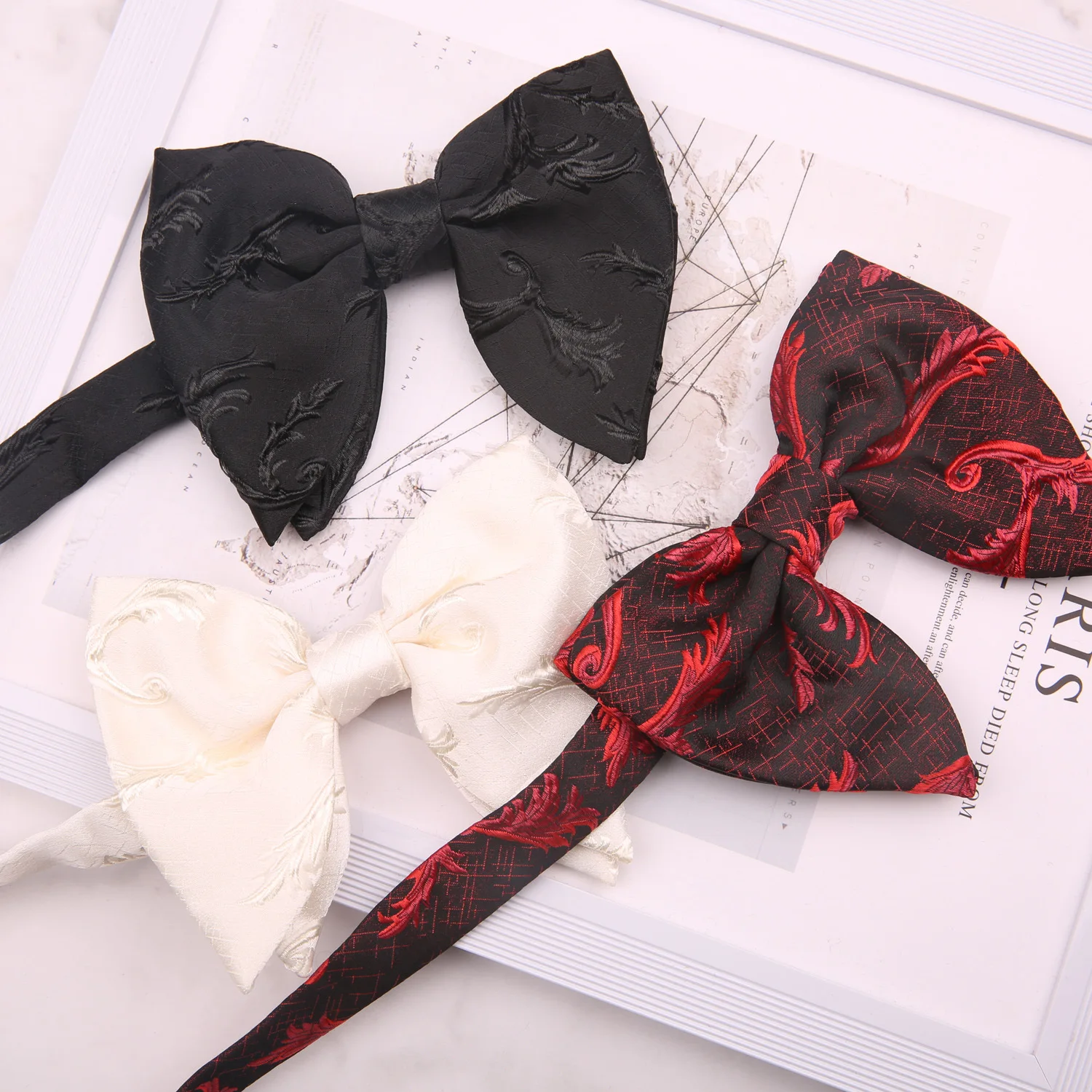 10.5*11cm New Tide High Quality British Style Polyester Cowhorn Bow Tie for Man Photographic Performance Host Casual Necktie