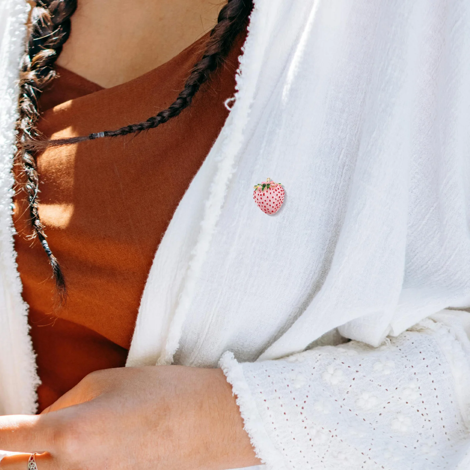 

Cute Strawberry Brooch Pin For Women Girls Enamel Fruit Badges Clothing Backpacks Fashion Lapel Scarf Brooches Kawaii Jewelry