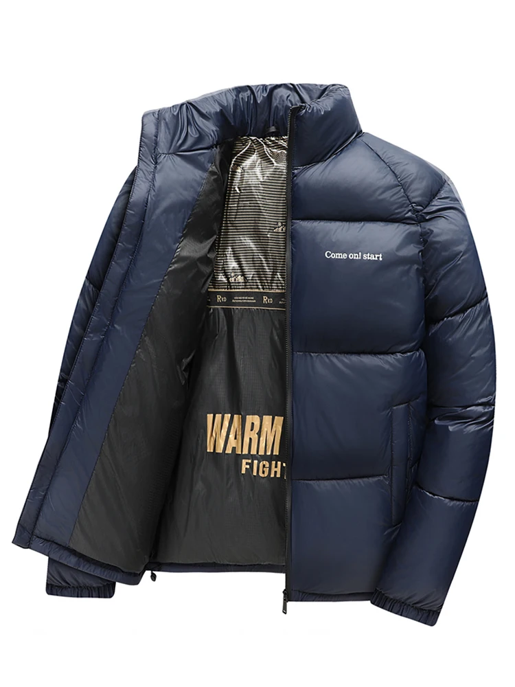 سترة شتوية جديدة لعام 2025 للرجال سترة غير رسمية سميكة بقصة ضيقة ملابس خارجية مقاومة للماء دافئة بلون سادة معطف خارجي بياقة واقفة