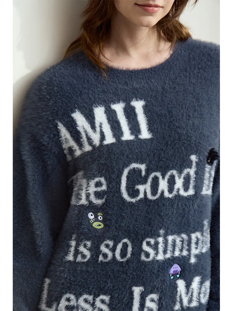 AMII Minimalist Women's Streetwear Pullover 2024 Winter O-neck Letter Jacquard Embroidered Imitation Mink Velvet Tops 12454022