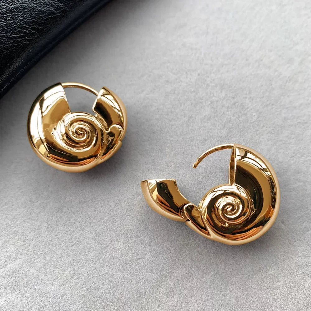 Fashion Seashell Hollow Metal Chunky Hoop Earrings for Women Gold Plated Snail Shell Huggie Earring Statement Jewelry Gifts