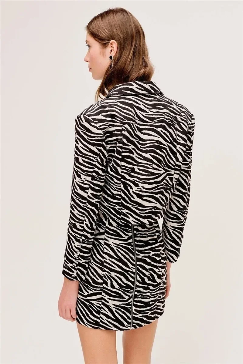 Zebra Striped Short Blazer Women's Fashion Sweet Waist Elegant Independent Short Blazer Animal Print Chic Jacket Korean Style
