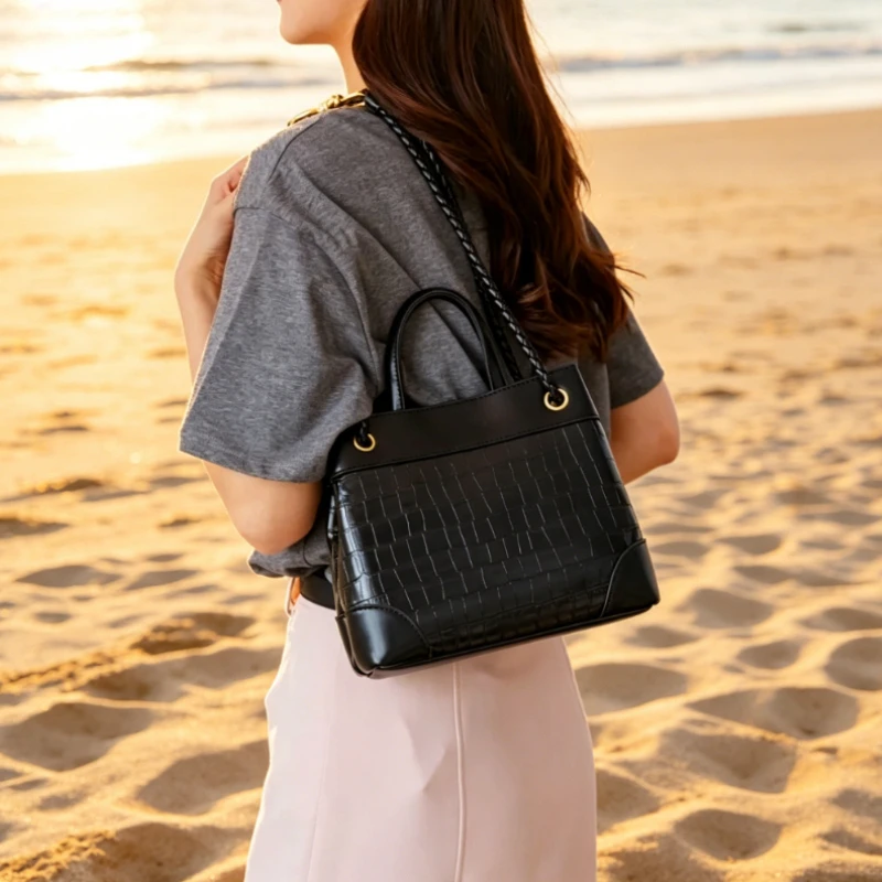 

Famous fashion women's chain strap shoulder bag, classic designer crossbody bag, trendy and elegant design handbag