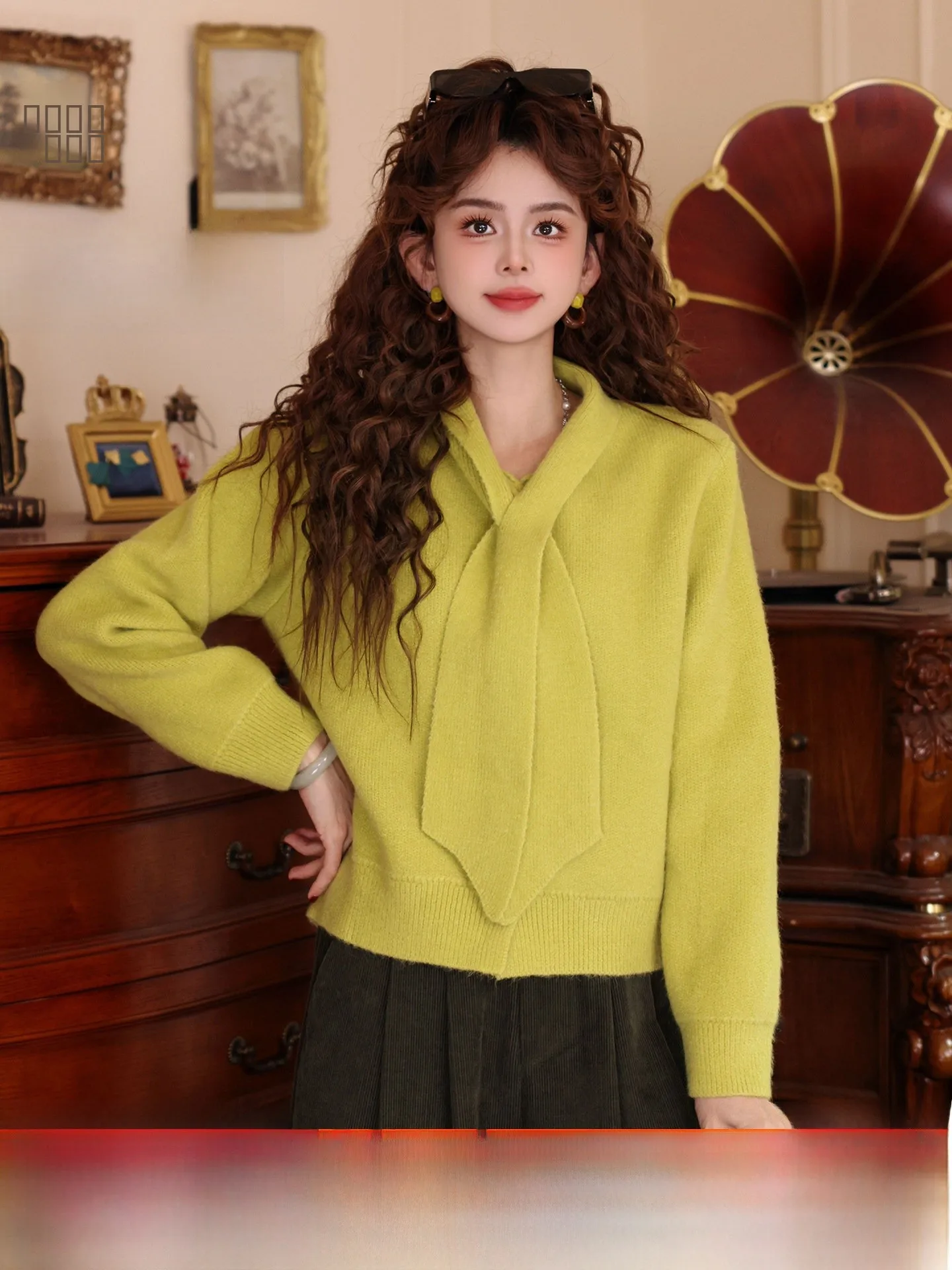 

Женский трикотажный топ Chen Jiajie Summer Night Firefly: мягкая теплая базовая кофта с длинным рукавом и V-образным вырезом